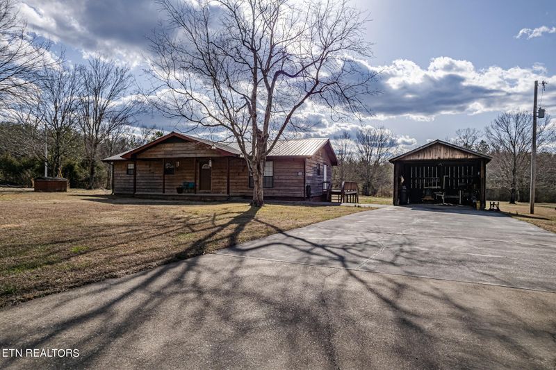 131 Co Rd 883, Etowah, TN 37331