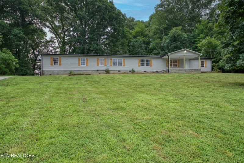 131 Collier Dr, Kingston, TN 37763