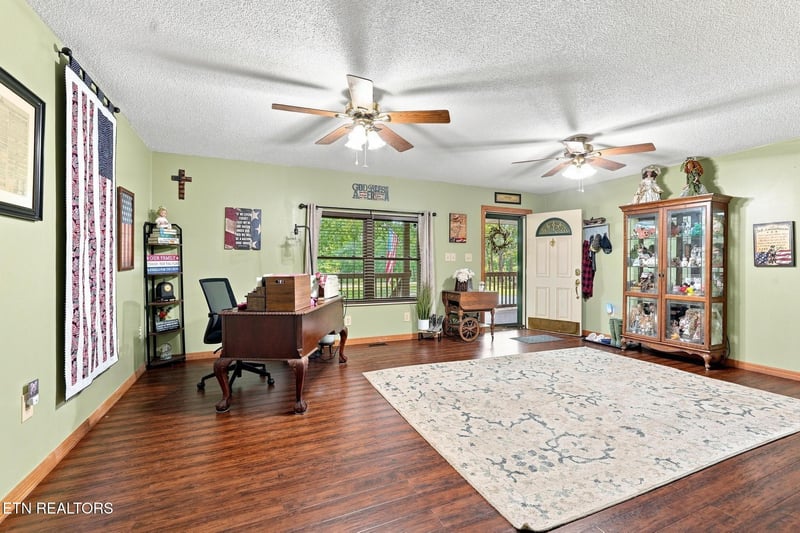 131 Critter Crossing Rd, Crossville, TN 38572