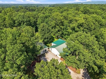 131 Critter Crossing Rd, Crossville, TN 38572