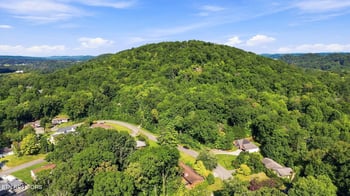 131 Cumberland View Dr, Oak Ridge, TN 37830