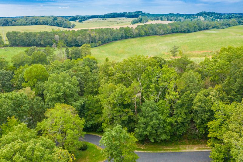 131 Doya Ln, Loudon, TN 37774