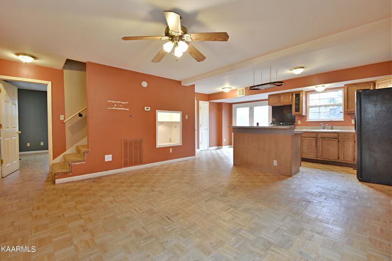 131 Duke Ln, Luttrell, TN 37779