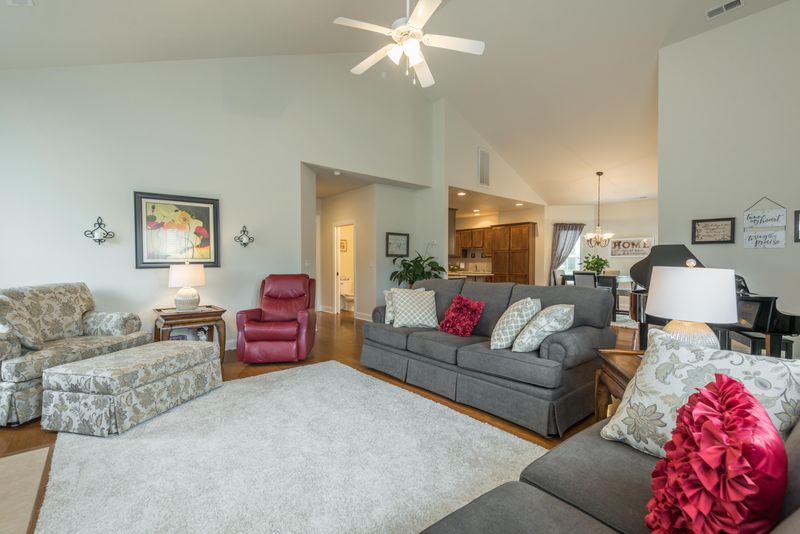 131 Fallberry St, Oak Ridge, TN 37830