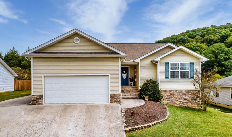 131 Flag Stone Way, Clinton, TN 37716