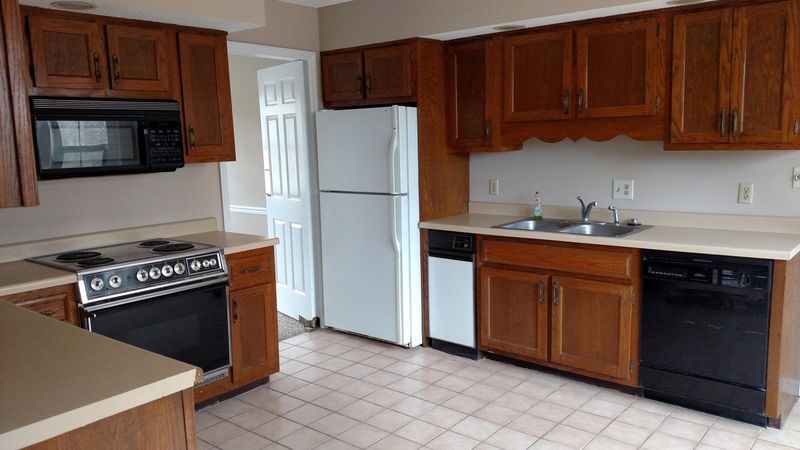 131 Hendrix Dr, Oak Ridge, TN 37830