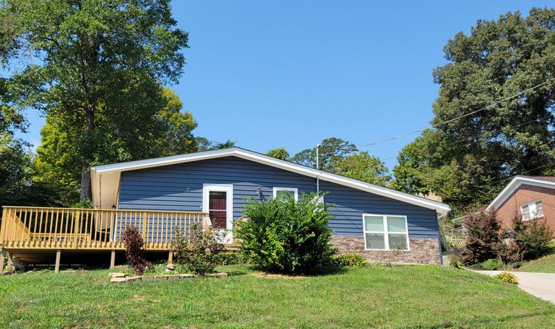 131 Highland Ave, Oak Ridge, TN 37830