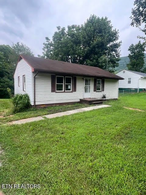 131 Howard Ave, Harriman, TN 37748