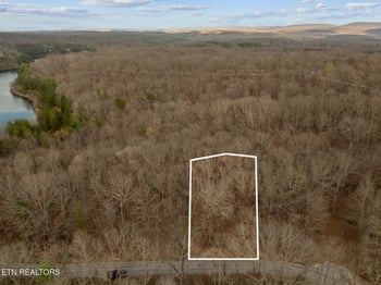 131 Hunterwood Ln, Crossville, TN 38558