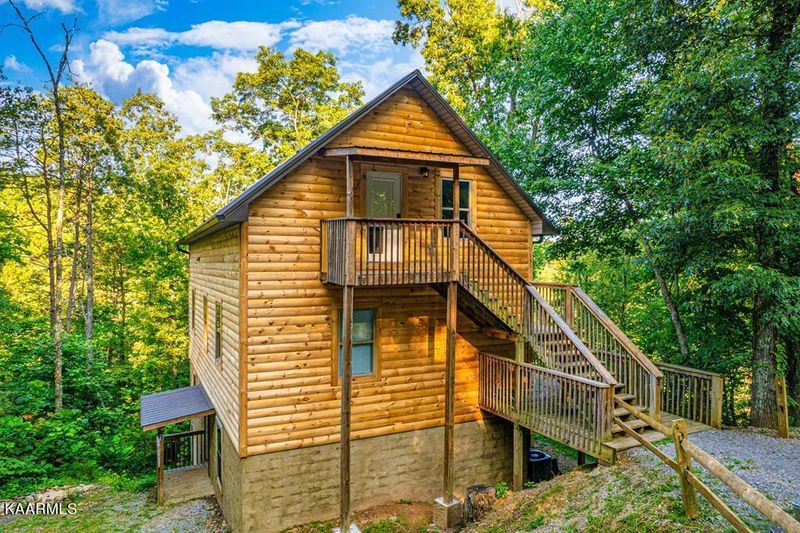 131 John Green Rd, Gatlinburg, TN 37738