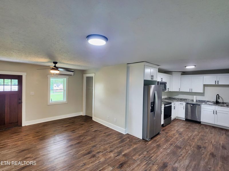 131 Johnny Baird Ln, Jacksboro, TN 37757