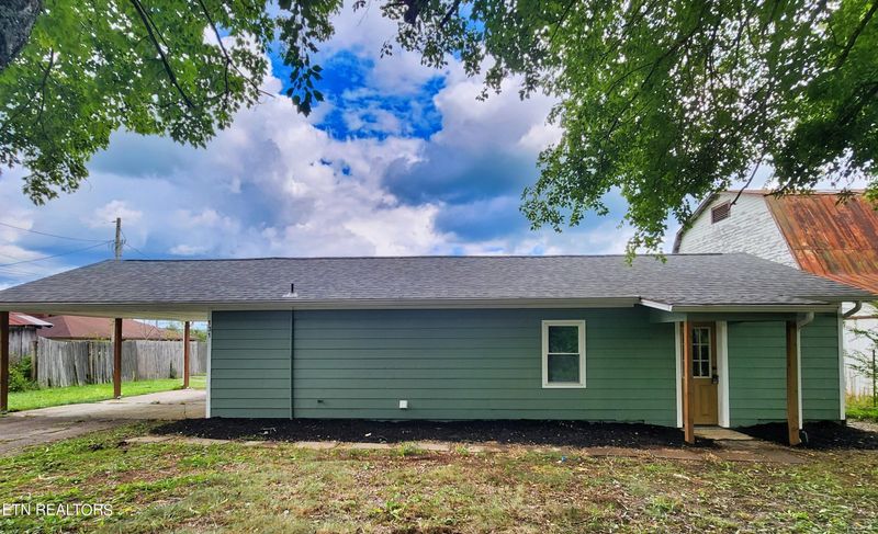 131 Johnny Baird Ln, Jacksboro, TN 37757