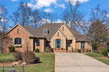 131 Mountain View Dr, Crossville, TN 38558