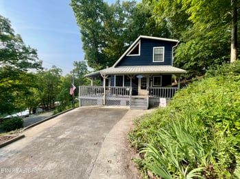 131 Phoenix Ln, Speedwell, TN 37870