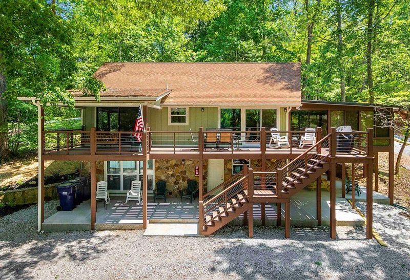 131 Pointe Ln, Jacksboro, TN 37757
