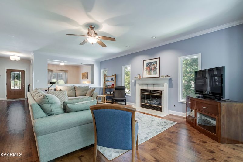 131 Quapaw Cir, Loudon, TN 37774