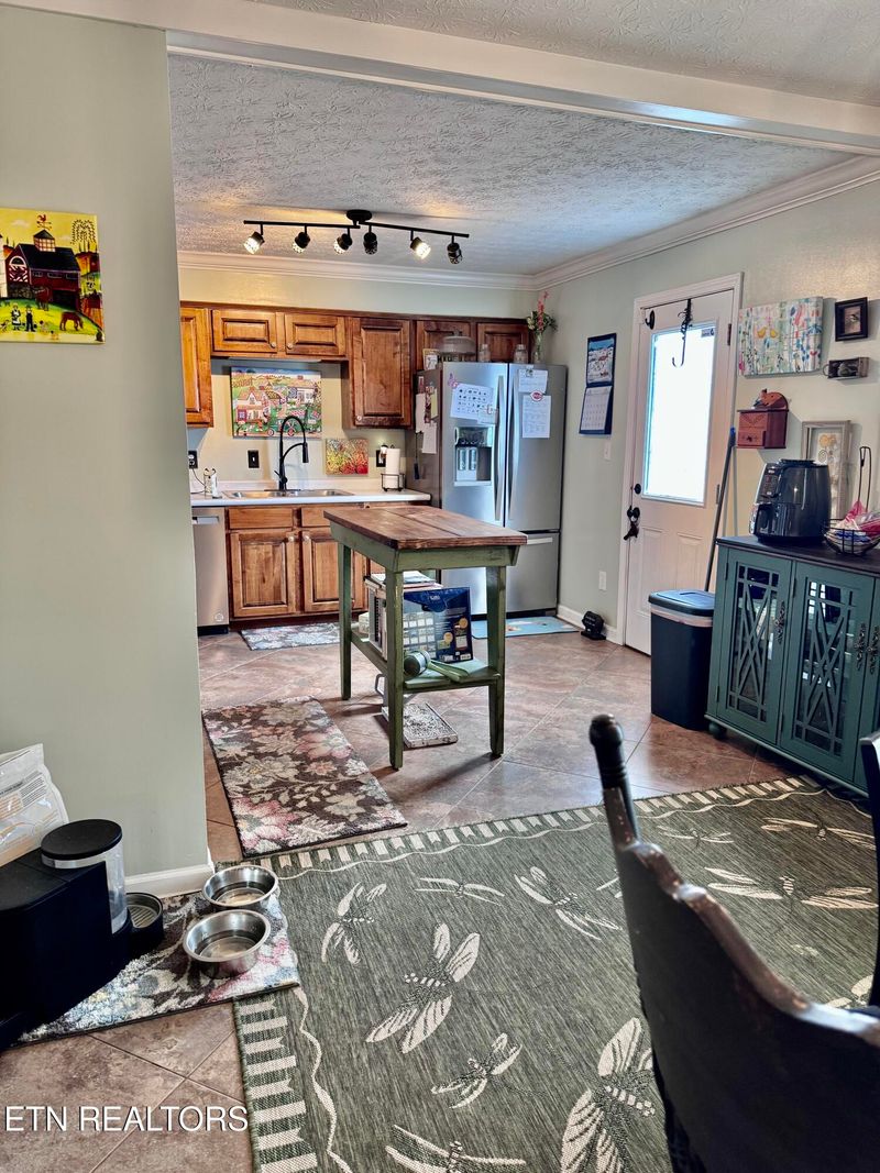 131 Red Bud Dr, Harriman, TN 37748