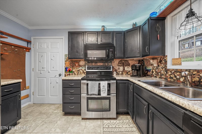 131 Scott Rd, Harriman, TN 37748