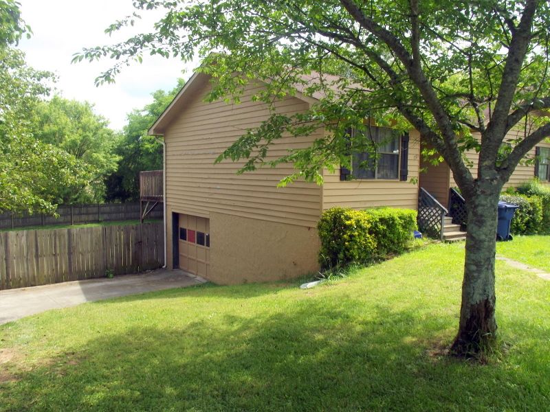 131 Squaw Ln, Madisonville, TN 37354