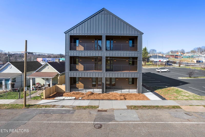 131 W Anderson Ave #202, Knoxville, TN 37917