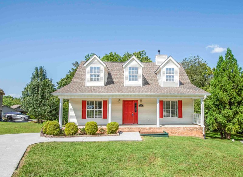 1310 Apache Ct, Maryville, TN 37801