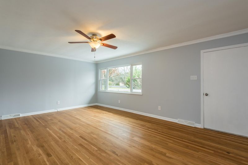 1310 Oak Ridge Hwy, Clinton, TN 37716