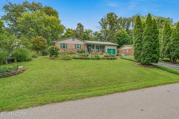 1310 Topside View Dr, Maryville, TN 37803