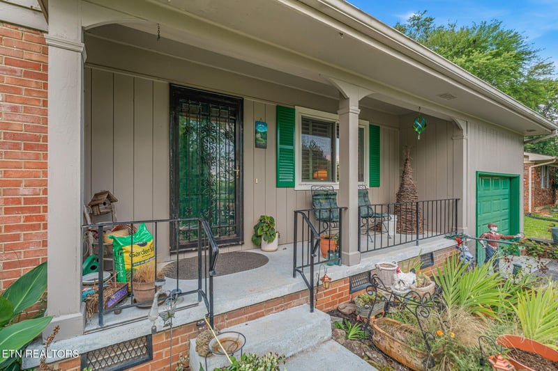 1310 Topside View Dr, Maryville, TN 37803