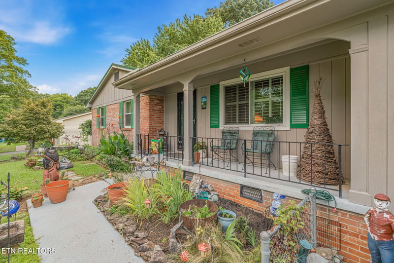 1310 Topside View Dr, Maryville, TN 37803