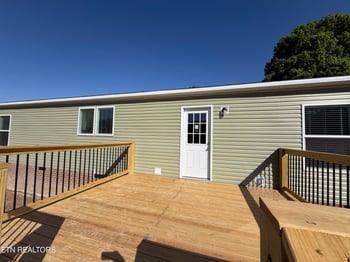 1310 W Beaver Creek Dr, Powell, TN 37849