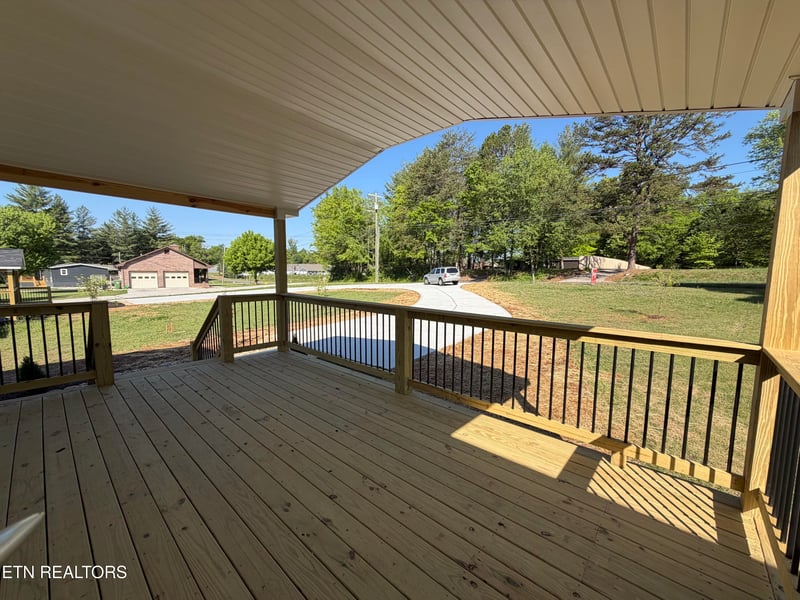 1310 W Beaver Creek Dr, Powell, TN 37849
