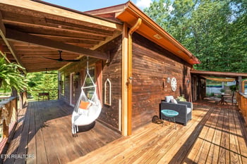 1311 Bear Creek Ln, Vanleer, TN 37181