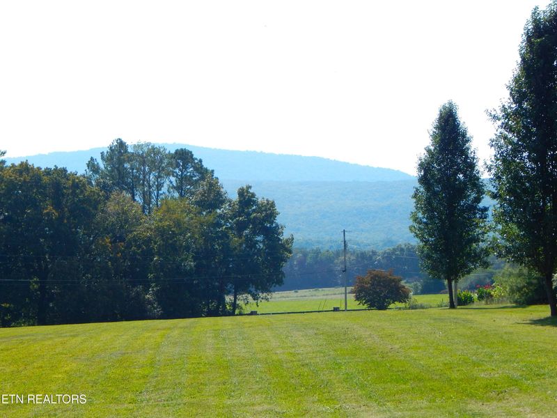 1311 Open Range Rd, Crossville, TN 38555