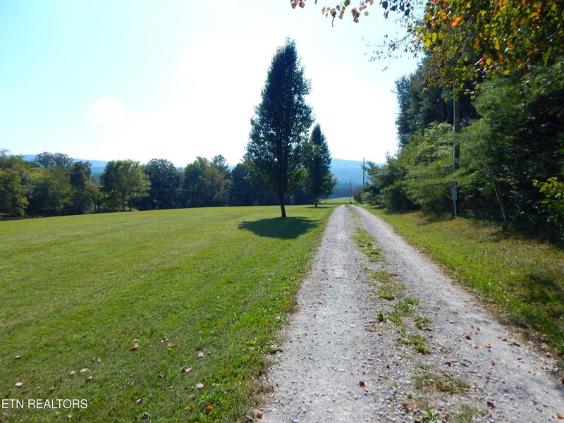 1311 Open Range Rd, Crossville, TN 38555