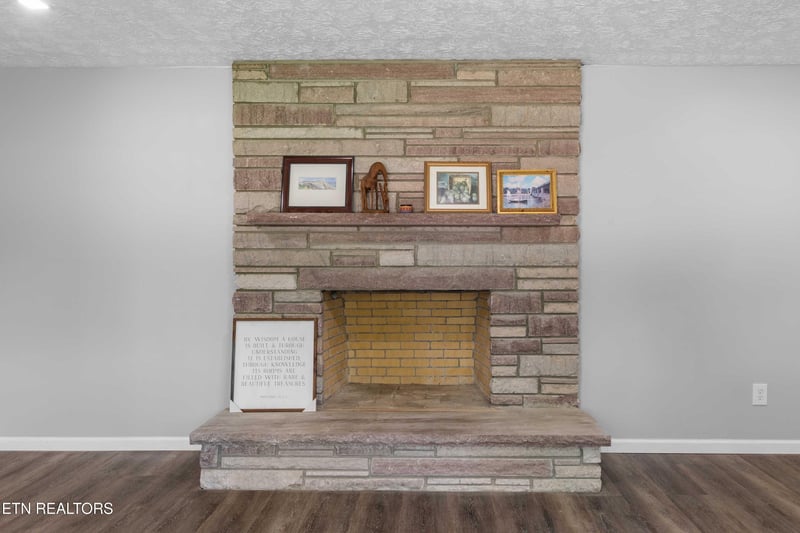 1311 Rosalyn Dr, Knoxville, TN 37914