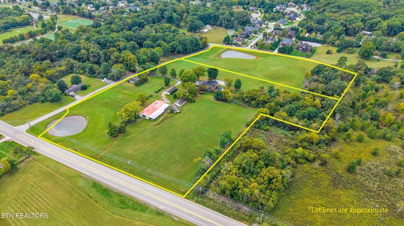 13117 Harrison Rd, Knoxville, TN 37934