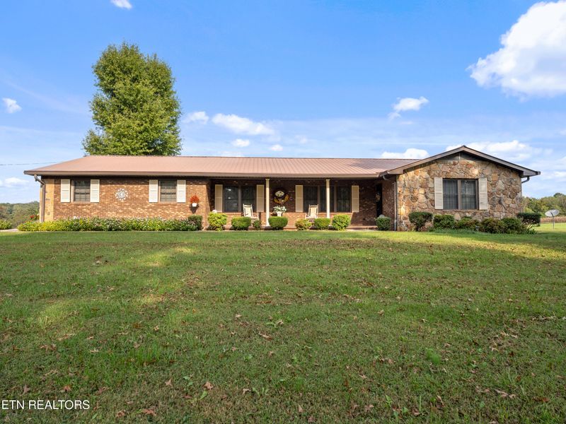 13118 E Hotchkiss Valley Rd, Loudon, TN 37774