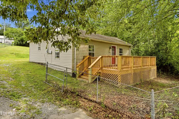 1312 Hammerhill Rd, Athens, TN 37303