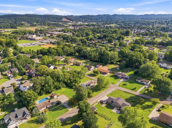 1312 Lula Bell Dr, Powell, TN 37849