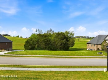 1312 Rippling Waters Cir, Sevierville, TN 37876