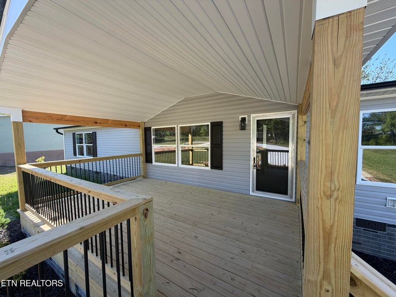1312 W Beaver Creek Dr, Powell, TN 37849