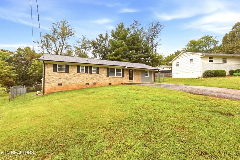 1313 Burton Rd, Knoxville, TN 37919