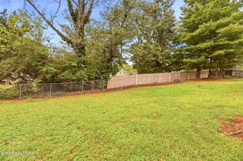 1313 Burton Rd, Knoxville, TN 37919
