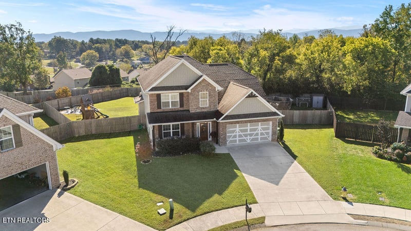 1313 Mary Katherine Dr, Maryville, TN 37804