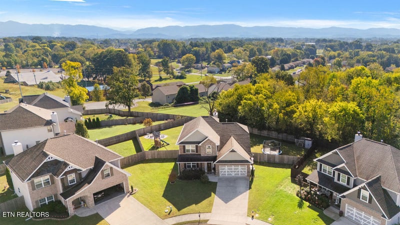 1313 Mary Katherine Dr, Maryville, TN 37804