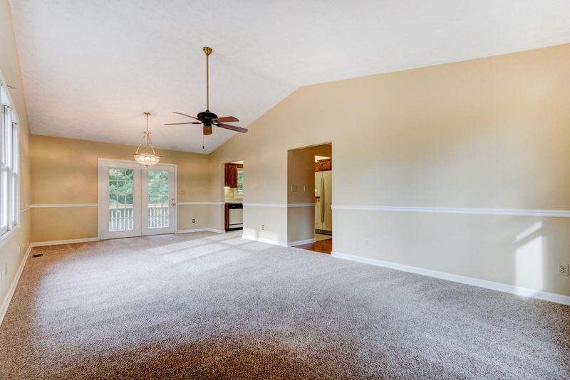 1313 Viking Dr, Knoxville, TN 37932