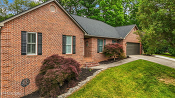 1314 Belleau Dr, Maryville, TN 37804
