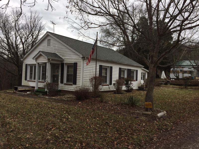 1314 E Ehendron Chapel Rd, Knoxville, TN 37920