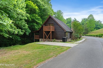 1316 Wedge Tailed Ln, Sevierville, TN 37876