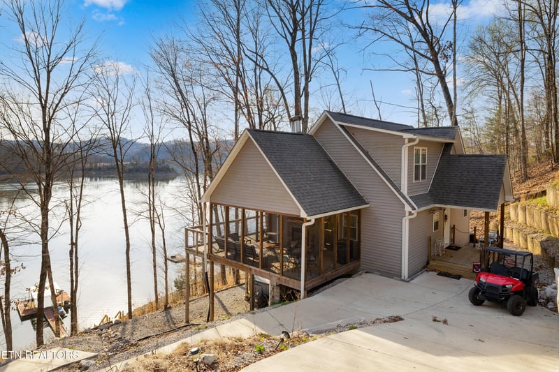 1317 Lakeview Dr, Sharps Chapel, TN 37866